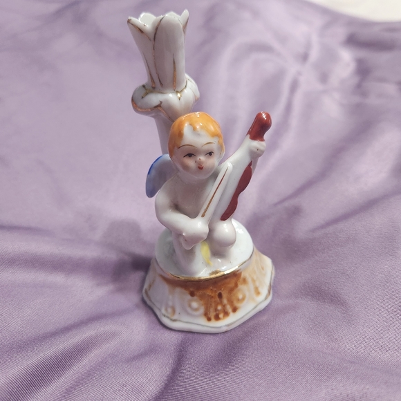 Vintage Occupied Japan Porcelain Angel Cherub with violin vase or candleholder - Picture 7 of 7